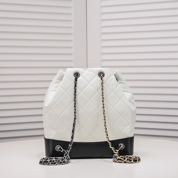 シャネルバッグ側面デザイン